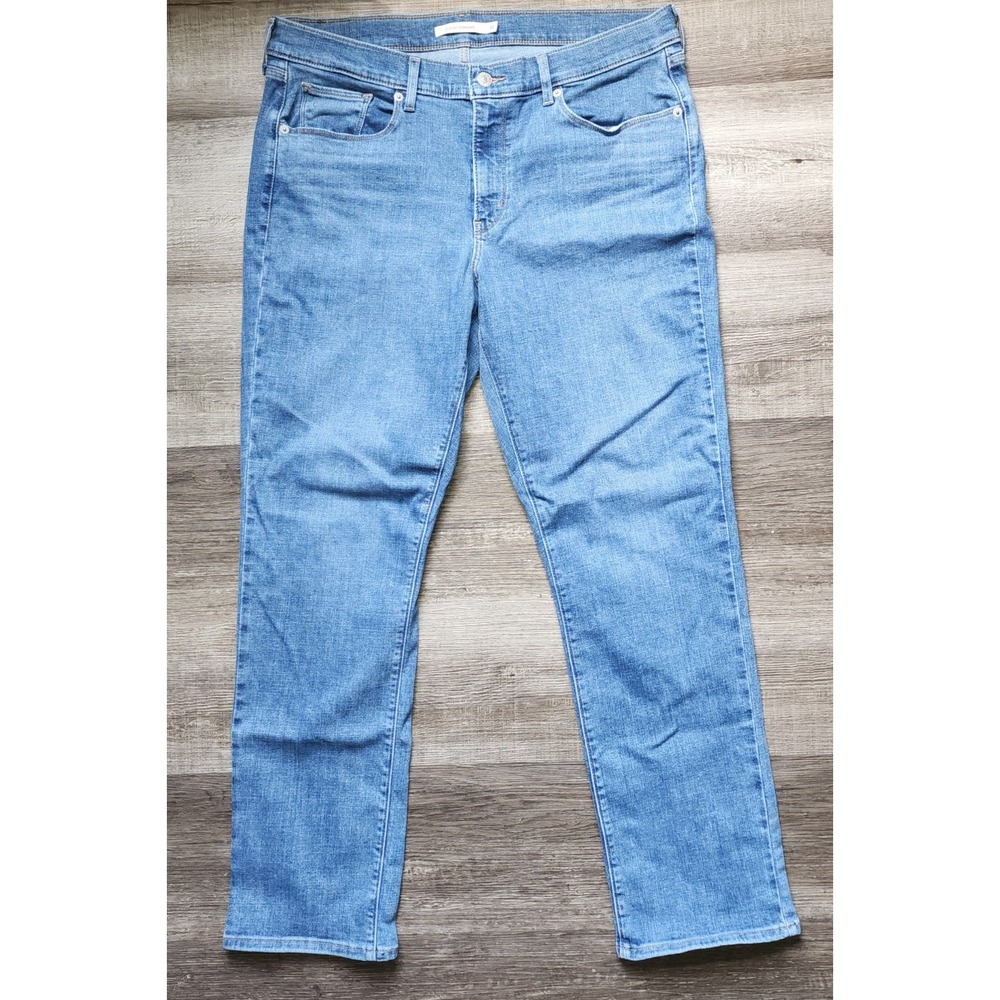 Levis Womens Classic Straight Leg Jeans Blue Medium Wash Size 14 W32 L30